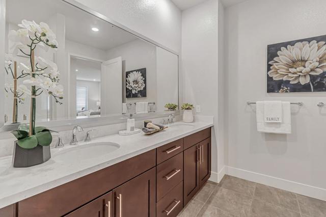 1028 Foster Square Lane, Foster City CA: https://media.crmls.org/mediaz/a1596c25-f0ab-4572-a16d-d04c59a4ad87.jpg