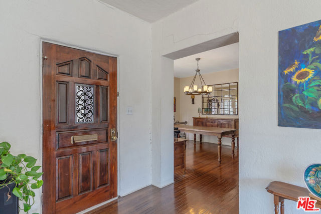 2310 Santa Anita Avenue, Altadena CA: https://media.crmls.org/mediaz/a159af2c-10cd-4726-a085-64901f938f19.jpg