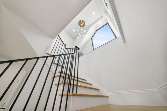 2853 Broderick Street, San Francisco CA: https://media.crmls.org/mediaz/a159cbe6-2425-4e4a-8943-84dd3d3f7bf8.jpg