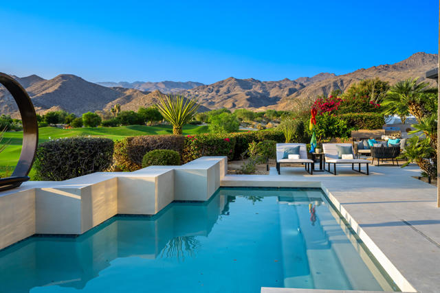 160 Kiva Drive, Palm Desert CA: https://media.crmls.org/mediaz/a15a865e-f482-4f62-aae4-e6eb6ff76e80.jpg