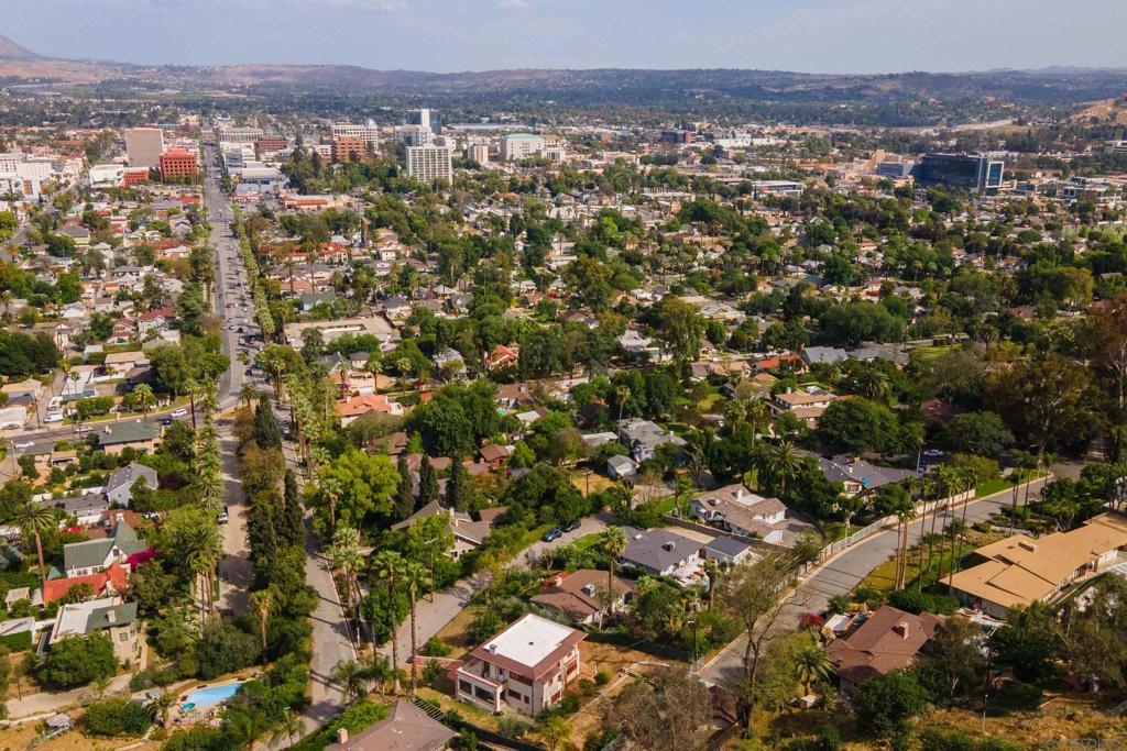 MLS #250027362SD img 46