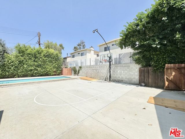 5937 Ranchito, Los Angeles CA: https://media.crmls.org/mediaz/a15b5f76-f908-438c-8a83-a312795baea0.jpg