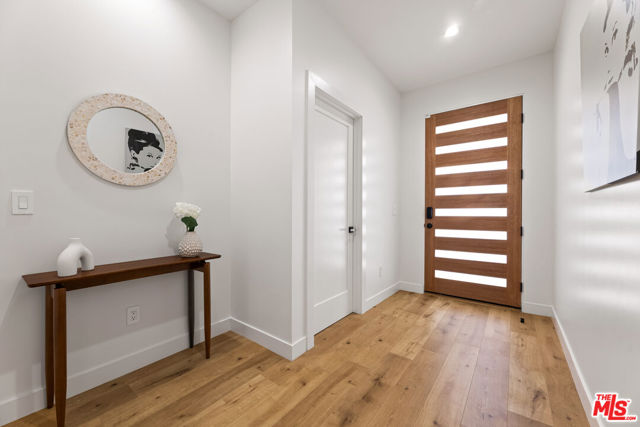 5118 Laurel Canyon Boulevard, Valley Village CA: https://media.crmls.org/mediaz/a15bce00-af6a-4ade-8a78-9f39e1edd542.jpg