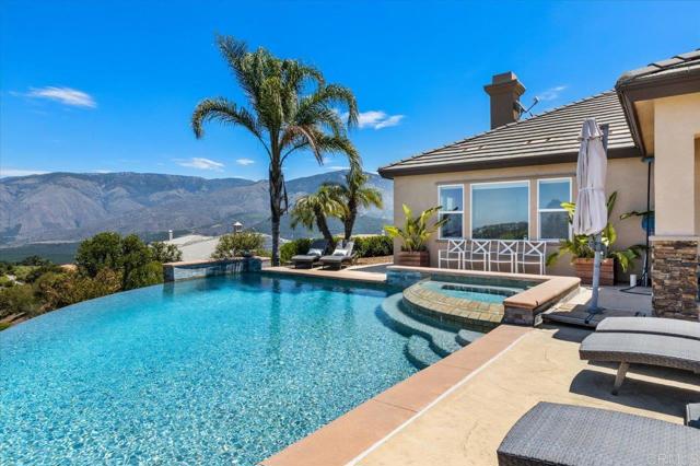 31662 Orange Blossom Ct, Valley Center CA: https://media.crmls.org/mediaz/a15c1110-f124-4023-aeb9-3a0af848ca3b.jpg