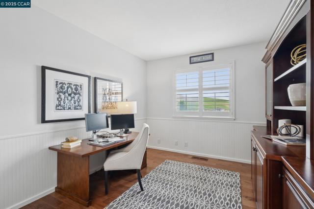 460 Silver Hollow Drive, Walnut Creek CA: https://media.crmls.org/mediaz/a15c14f4-b9a1-4da9-b3a4-7ee34ffacb28.jpg