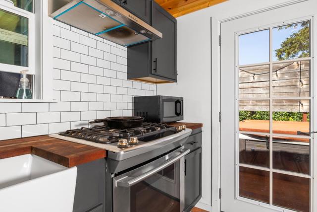 1124 Laurel Street, Santa Cruz CA: https://media.crmls.org/mediaz/a15c8ac9-4bcf-4595-83f7-f1aaed7a8dcc.jpg