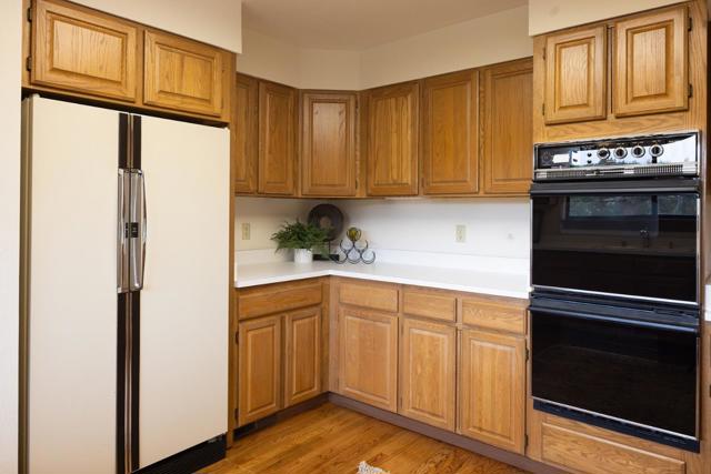 3594 Eastfield Court, Carmel CA: https://media.crmls.org/mediaz/a15ce101-5874-4a72-b12f-ae41d2d46381.jpg