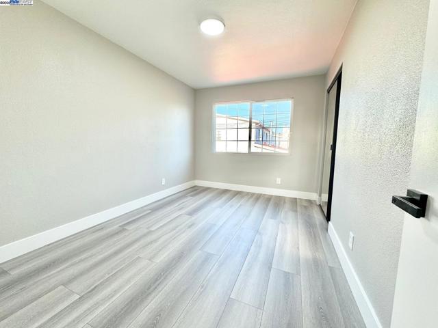 20595 Center St, Castro Valley CA: https://media.crmls.org/mediaz/a15cfaf2-6882-4c01-820a-a3d8226c14fd.jpg