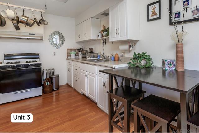 647 San Dieguito Dr., Encinitas CA: https://media.crmls.org/mediaz/a15dcda6-4a4c-4b29-949a-34176920ac19.jpg