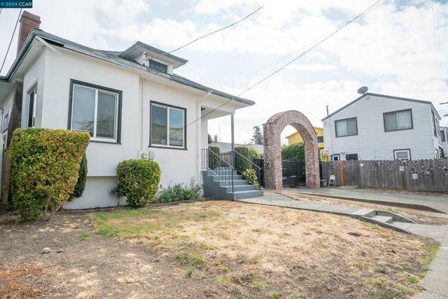 Image 1 of 32 For 2709 California St