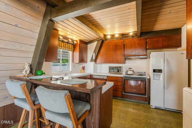 5205 Beachcomber Street, Oxnard CA: https://media.crmls.org/mediaz/a15e3f16-1fdd-4e6a-bea6-95edf2739670.jpg