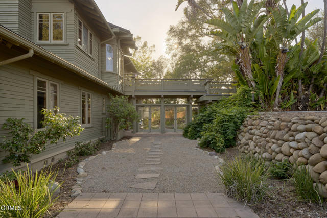 402 Lynn Drive, Ventura CA: https://media.crmls.org/mediaz/a15f23c2-6ffb-4c41-b849-e5ec3507aa48.jpg