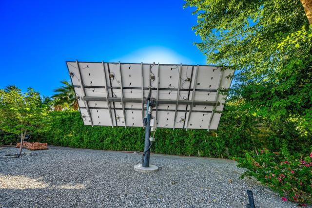 365 Camino Norte, Palm Springs CA: https://media.crmls.org/mediaz/a15f44b7-efd0-4904-a57a-61ffc0f5afe7.jpg