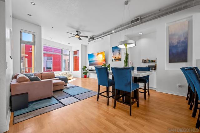 465 S Cleveland St, Oceanside CA: https://media.crmls.org/mediaz/a15f4d7c-9eb9-4ae6-942e-d785eb052d80.jpg