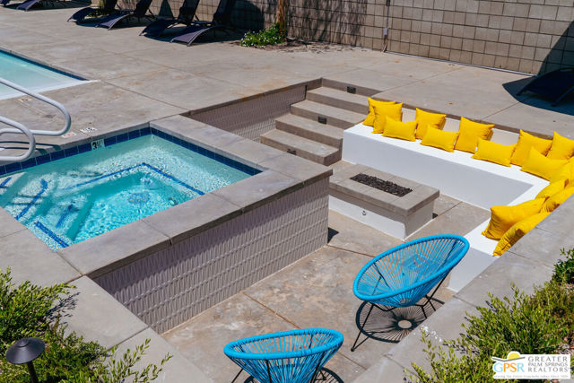 588 E San Lorenzo Road, Palm Springs CA: https://media.crmls.org/mediaz/a15feaca-71b7-467a-ac65-17b0050e5676.jpg