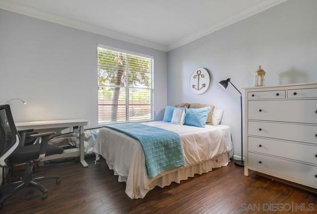 3534 Caminito El Rincon, San Diego CA: https://media.crmls.org/mediaz/a1613c3e-a0d3-468d-a9cd-239f90bf2f34.jpg