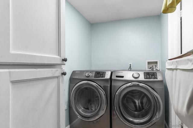 2414 1/2 Grove Ave, San Diego CA: https://media.crmls.org/mediaz/a1613efb-7265-4e05-a1a8-75f149a5ba2c.jpg
