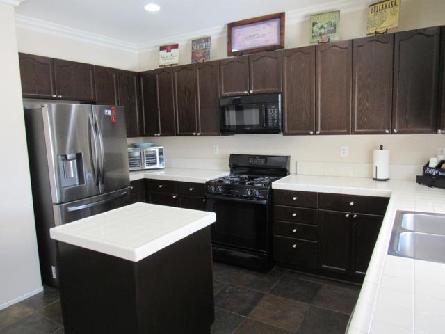 7420 Valley Meadow Avenue, Eastvale CA: https://media.crmls.org/mediaz/a16186df-09f0-4f40-bd29-ab7f3a950a76.jpg