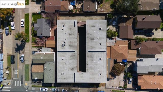 3020 35th Avenue, Oakland CA: https://media.crmls.org/mediaz/a1619747-6150-45e9-a863-8834217b4a5e.jpg