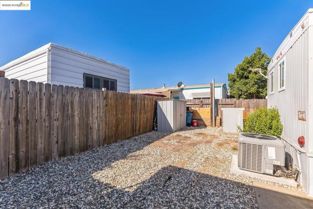 Image 12 of 19 For 234 Palm View Ln