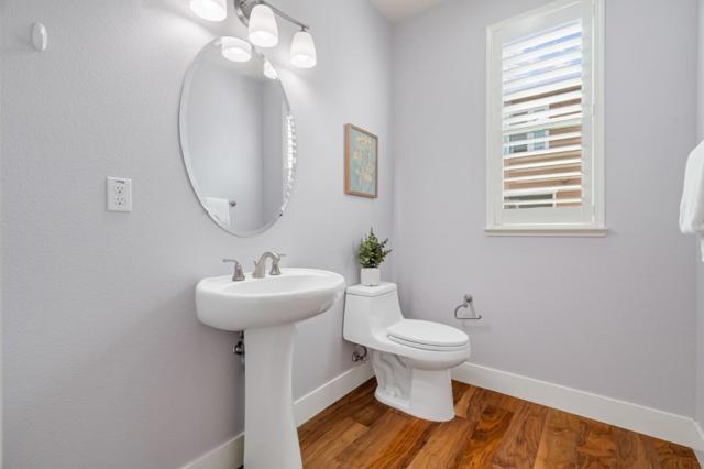 2560 Saffron Way, Mountain View CA: https://media.crmls.org/mediaz/a16358db-7674-4dd0-a0a2-ba83fdd7d074.jpg