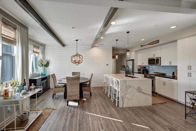 1570 Vista Del Mar Way, Oceanside CA: https://media.crmls.org/mediaz/a163f9a4-3c7a-4f15-8b2e-f40fff17e04c.jpg