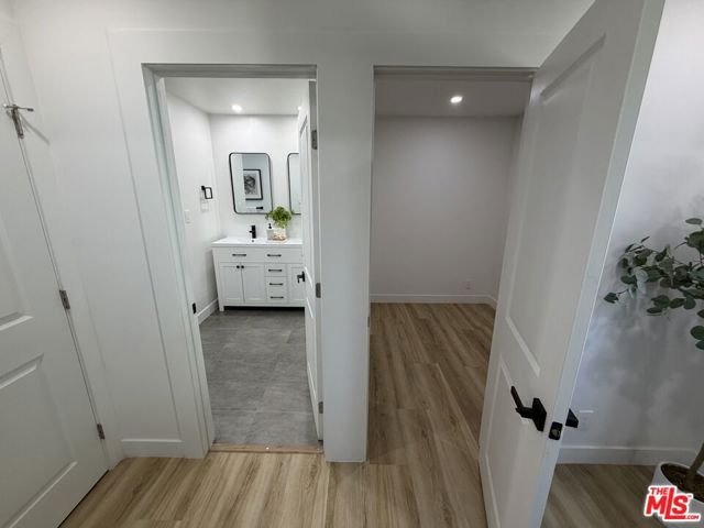 10419 Vassar Avenue photo 33