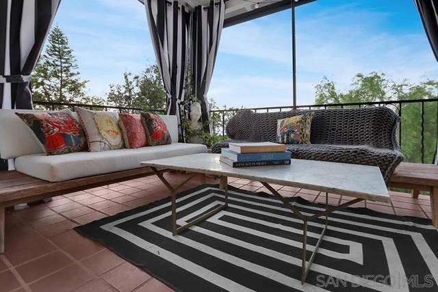9586 Alto Dr, La Mesa CA: https://media.crmls.org/mediaz/a1657741-514a-4596-ad77-e9c07f53c58b.jpg