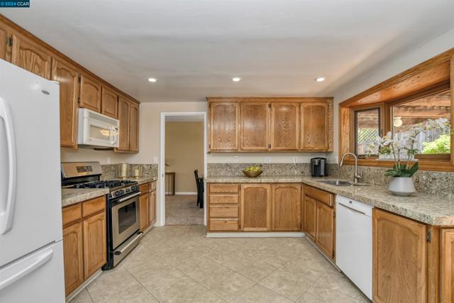 Image 9 of 43 For 4484 Snowberry Ct