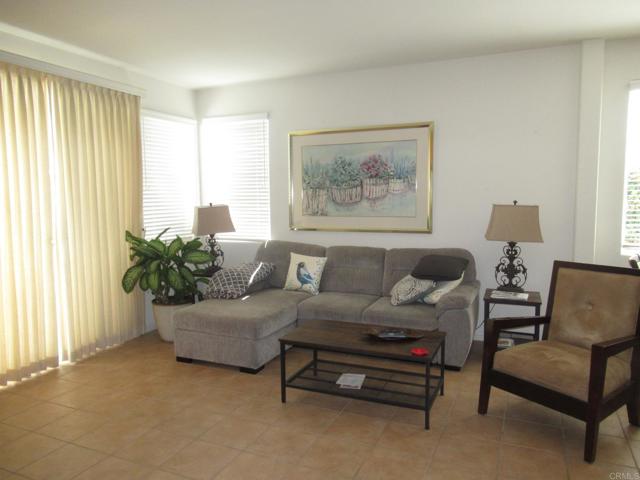 Detail Gallery Image 13 of 39 For 6033 Patmos Way, Oceanside,  CA 92056 - 2 Beds | 2/1 Baths