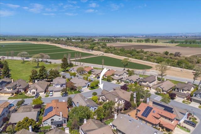 17666 Winding Creek Road, Salinas CA: https://media.crmls.org/mediaz/a165e087-fd50-42be-bc85-2899678e30e7.jpg