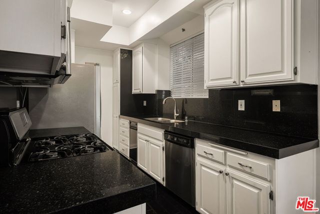 2329 South Bentley Avenue, 101 photo 13