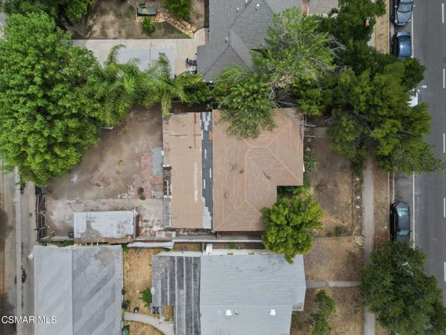 17917 Burbank Boulevard, Encino CA: https://media.crmls.org/mediaz/a166c324-a7d3-49ab-a1ab-e4f14a66c374.jpg