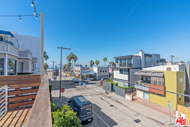 32 North Venice Boulevard photo 27