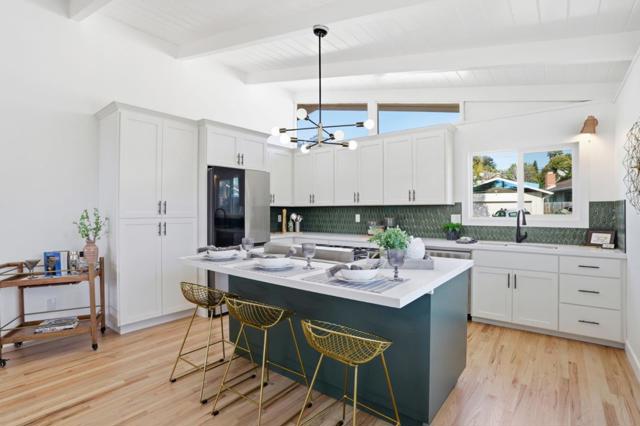 3233 Maplethorpe Lane, Soquel CA: https://media.crmls.org/mediaz/a1675227-9de5-4cbe-8fc9-4d2f230276fc.jpg