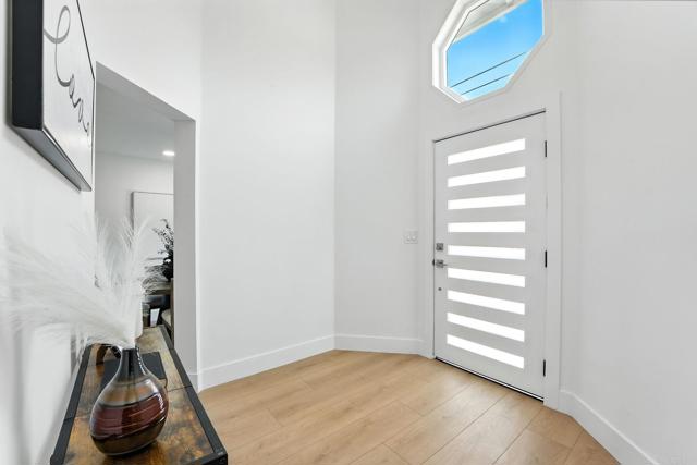 Detail Gallery Image 7 of 30 For 5885 Lynn St, San Diego,  CA 92105 - 3 Beds | 2 Baths