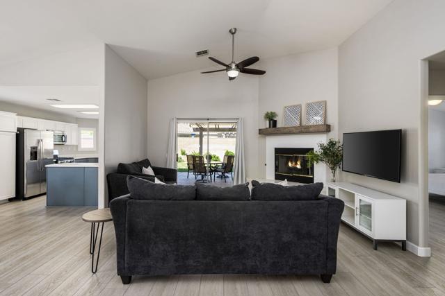 78524 San Marino Court, La Quinta CA: https://media.crmls.org/mediaz/a1683dfa-bef0-40f7-a1f4-0f139441da3e.jpg