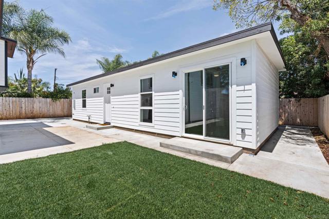 1160 Erica St, Escondido CA: https://media.crmls.org/mediaz/a16864c5-7015-4a72-8cd0-89ffd5e74cdd.jpg