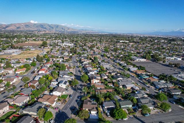 4510 Calaveras Avenue, Fremont CA: https://media.crmls.org/mediaz/a1686e6a-1e0a-4f9d-923d-d205ec568a5c.jpg