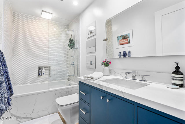 Detail Gallery Image 19 of 28 For 14 Bermuda Ct, Manhattan Beach,  CA 90266 - 2 Beds | 2/1 Baths