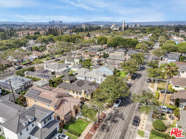 10943 Barman Avenue, Culver City CA: https://media.crmls.org/mediaz/a1689ba8-4c56-4c11-8b62-b82d98494e20.jpg