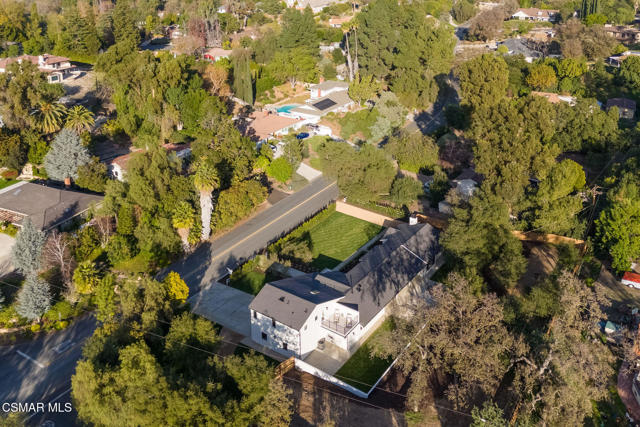 1324 La Granada Drive, Thousand Oaks CA: https://media.crmls.org/mediaz/a1697d76-a019-4fe4-bd88-69edb3a9d67f.jpg