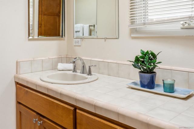 540 Country Club Lane, Coronado CA: https://media.crmls.org/mediaz/a1698ead-e16a-4c36-abdd-1a3e96b306b1.jpg