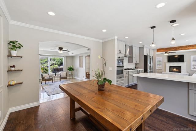 9233 Lethbridge Way, San Diego CA: https://media.crmls.org/mediaz/a169e87f-9b22-4417-b92a-b0a085f51031.jpg