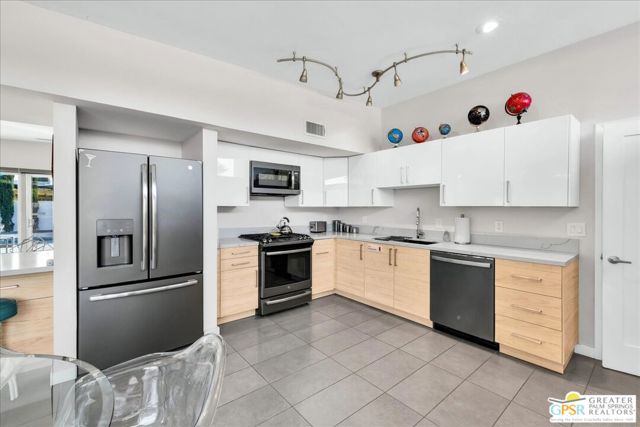 3351 E Paseo Barbara, Palm Springs CA: https://media.crmls.org/mediaz/a16a56a6-6082-40f3-abab-e5855db5f1bf.jpg