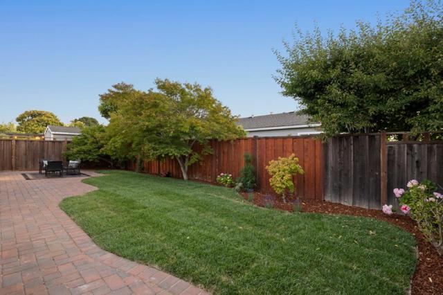 626 Harvester Drive, Foster City CA: https://media.crmls.org/mediaz/a16ab028-a27f-4208-b9b1-50ef248fabf8.jpg