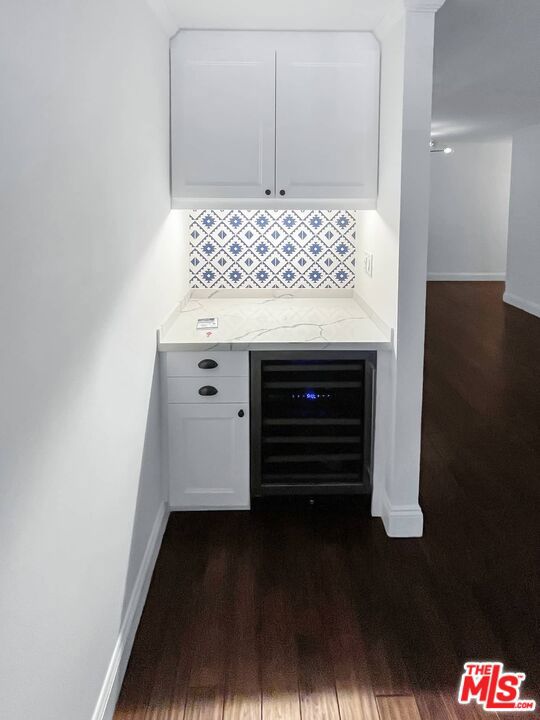 837 N West Knoll Drive, West Hollywood CA: https://media.crmls.org/mediaz/a16b227b-7388-466b-8c0a-8996864b4295.jpg