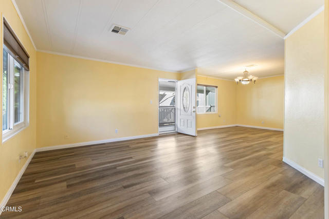 Detail Gallery Image 10 of 29 For 180 Camelia Way #180,  Ventura,  CA 93004 - 2 Beds | 2 Baths