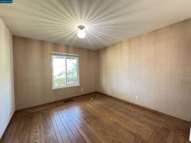 269 Birchwood Dr, Moraga CA: https://media.crmls.org/mediaz/a16b5a04-3c20-4061-b201-74166975be6a.jpg