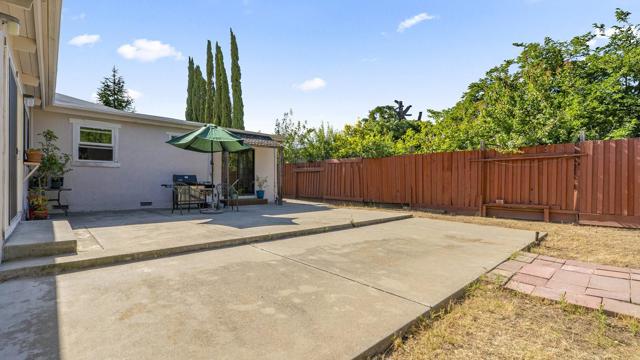 848 Kenneth Avenue, Campbell CA: https://media.crmls.org/mediaz/a16c0eb1-2d27-4273-9fa1-82757ed94825.jpg